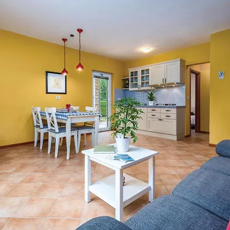 Amazing In With Wifi Apartament Umag