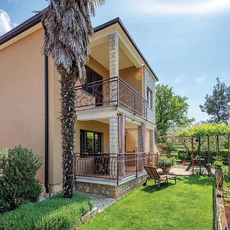 1 Bedroom Beautiful In أوماغ