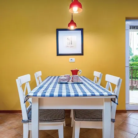 1 Bedroom Beautiful In アパート